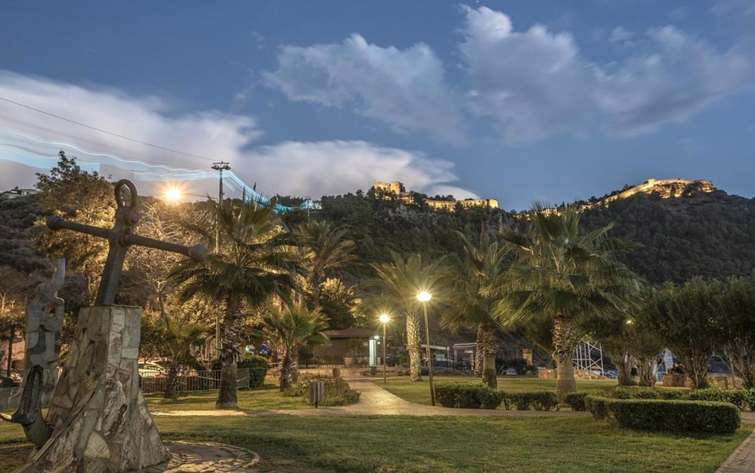 Beautiful Sultan House At Cleopatra Beach 1 With Umbrellas, Balcony, Barbecue, Private 100Mbps Wifi, Smart Tv, Table Games, Vip Trans-Fer - Beautiful Apartmenthouse Alanya Esterno foto